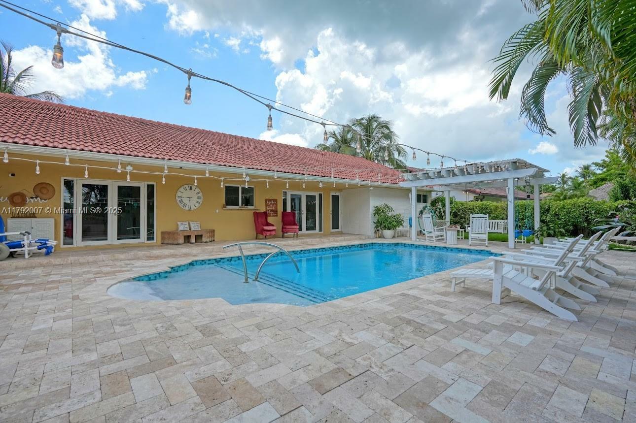 Property Photo: 19720 SW 79th Ct FL 33189
