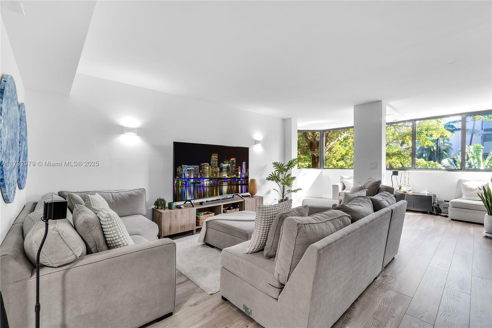 121 Crandon Blvd 256  Key Biscayne FL 33149 photo