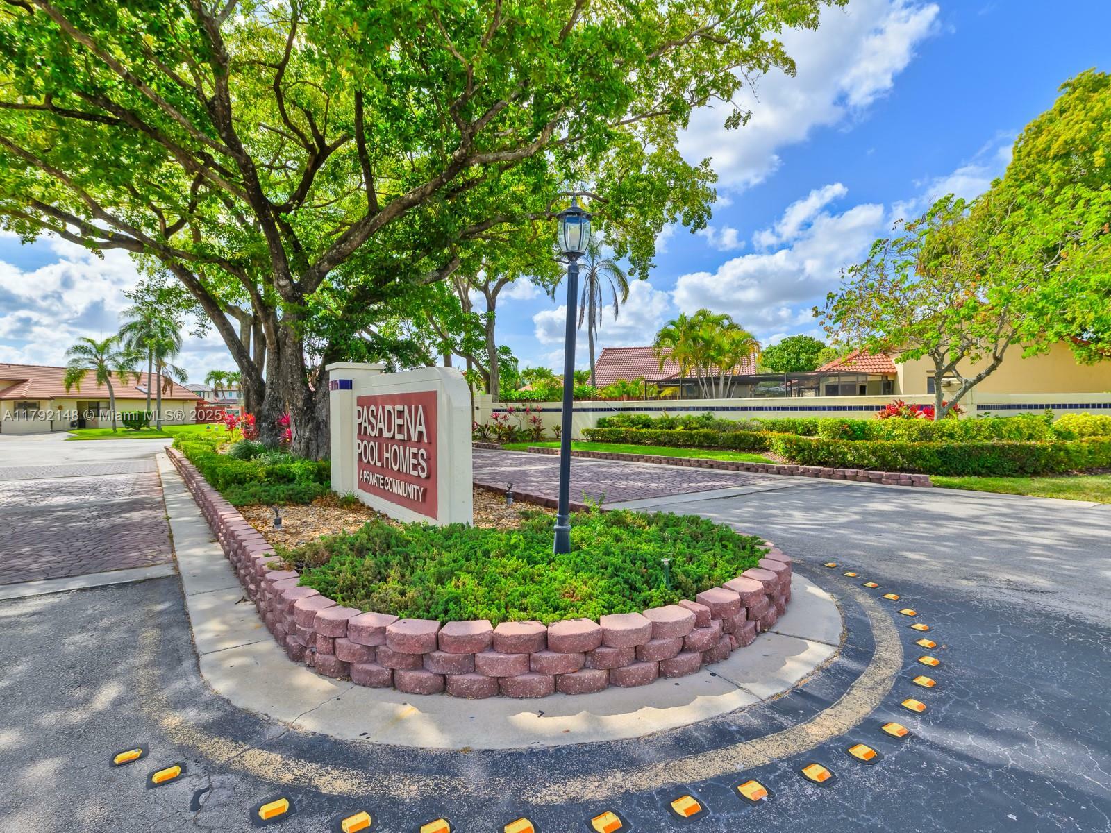 Property Photo: 701 SW 113th Ave FL 33025