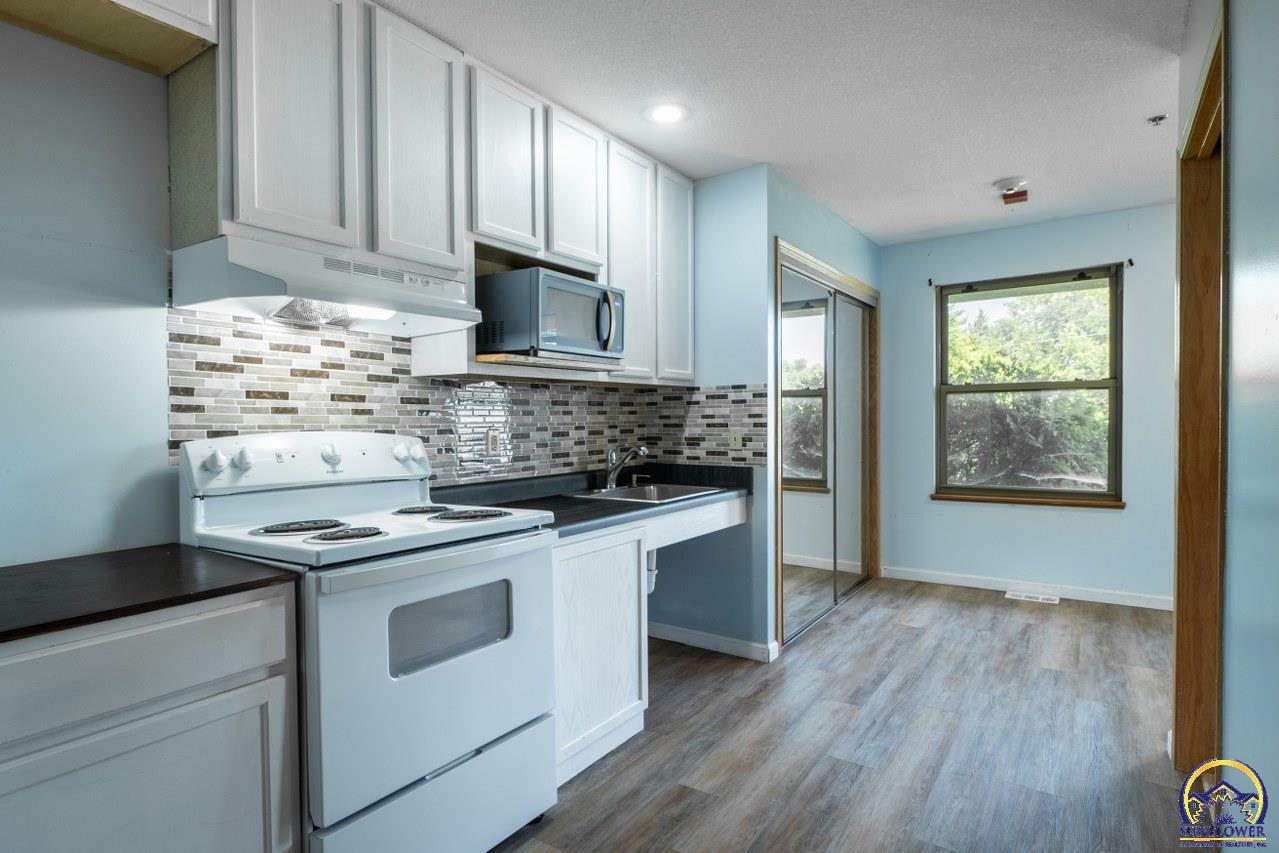 Property Photo: 1505 Linn Street KS 66088