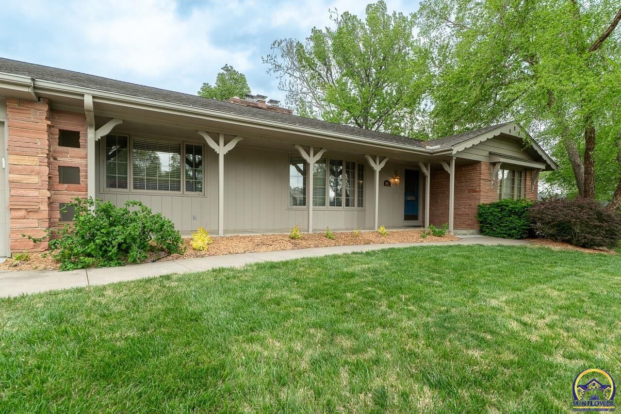 Property Photo:  1650 SW Withdean Rd  KS 66611 
