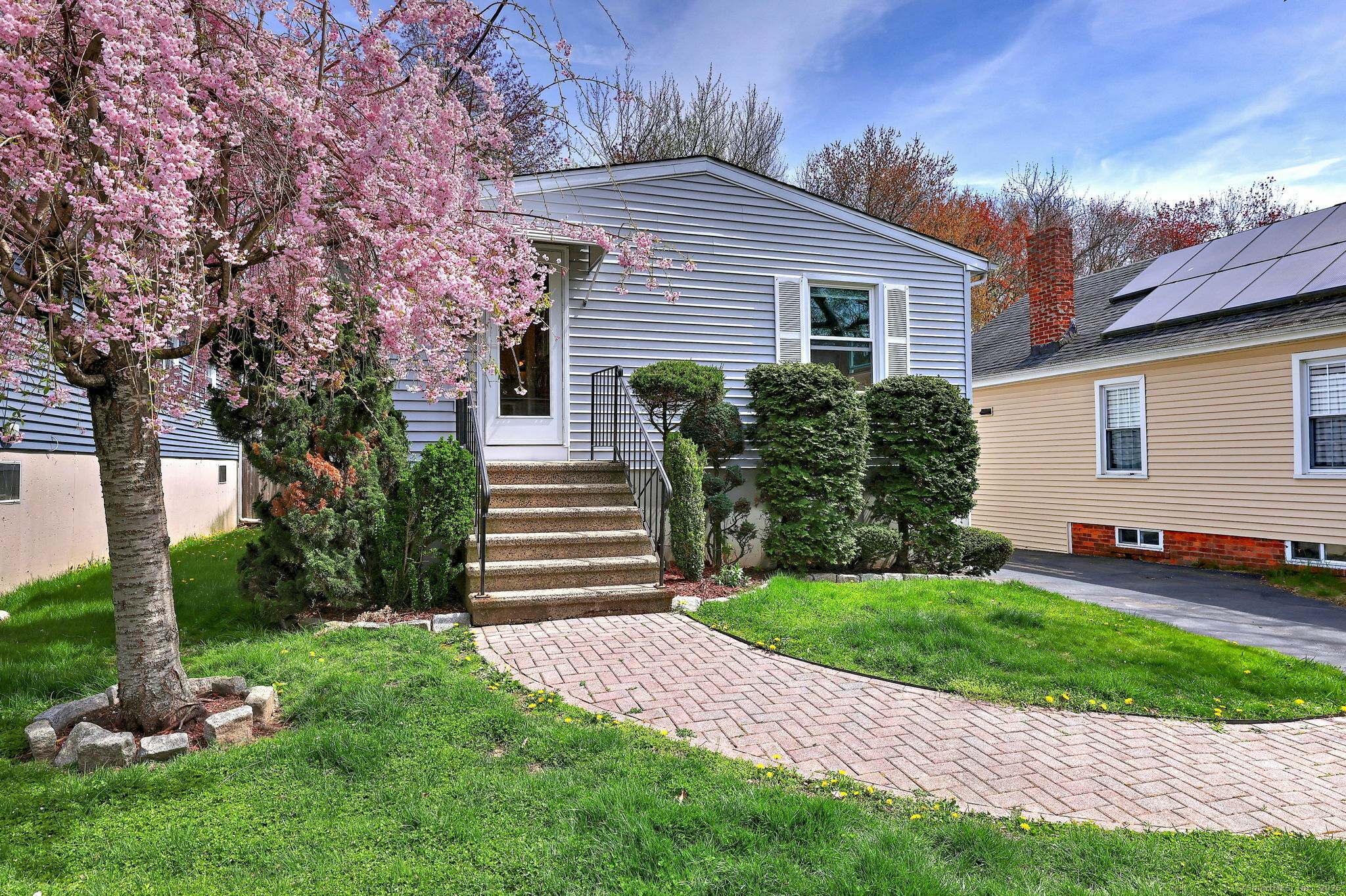 Property Photo: 137 Harding Avenue CT 06516