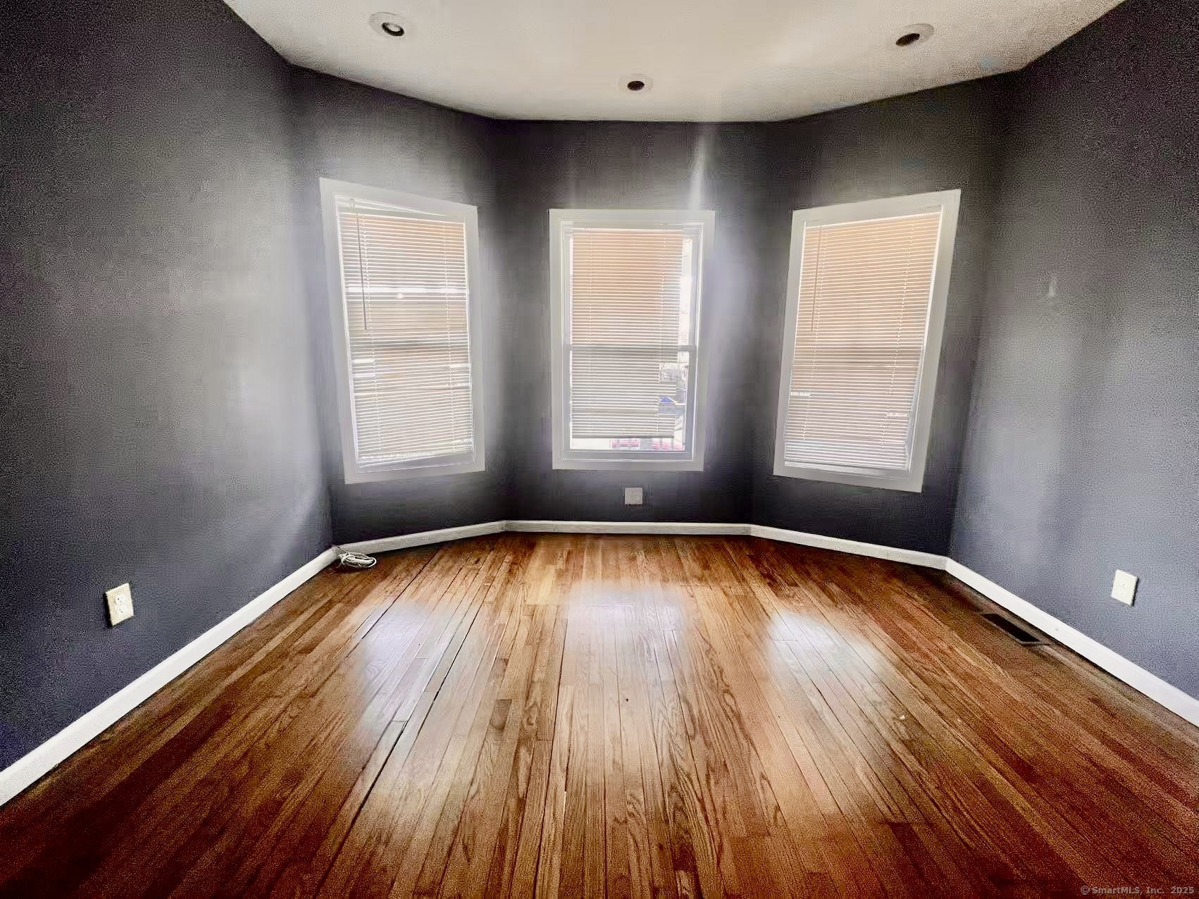 Property Photo:  26-30 4th Street 1st Fl  CT 06607 