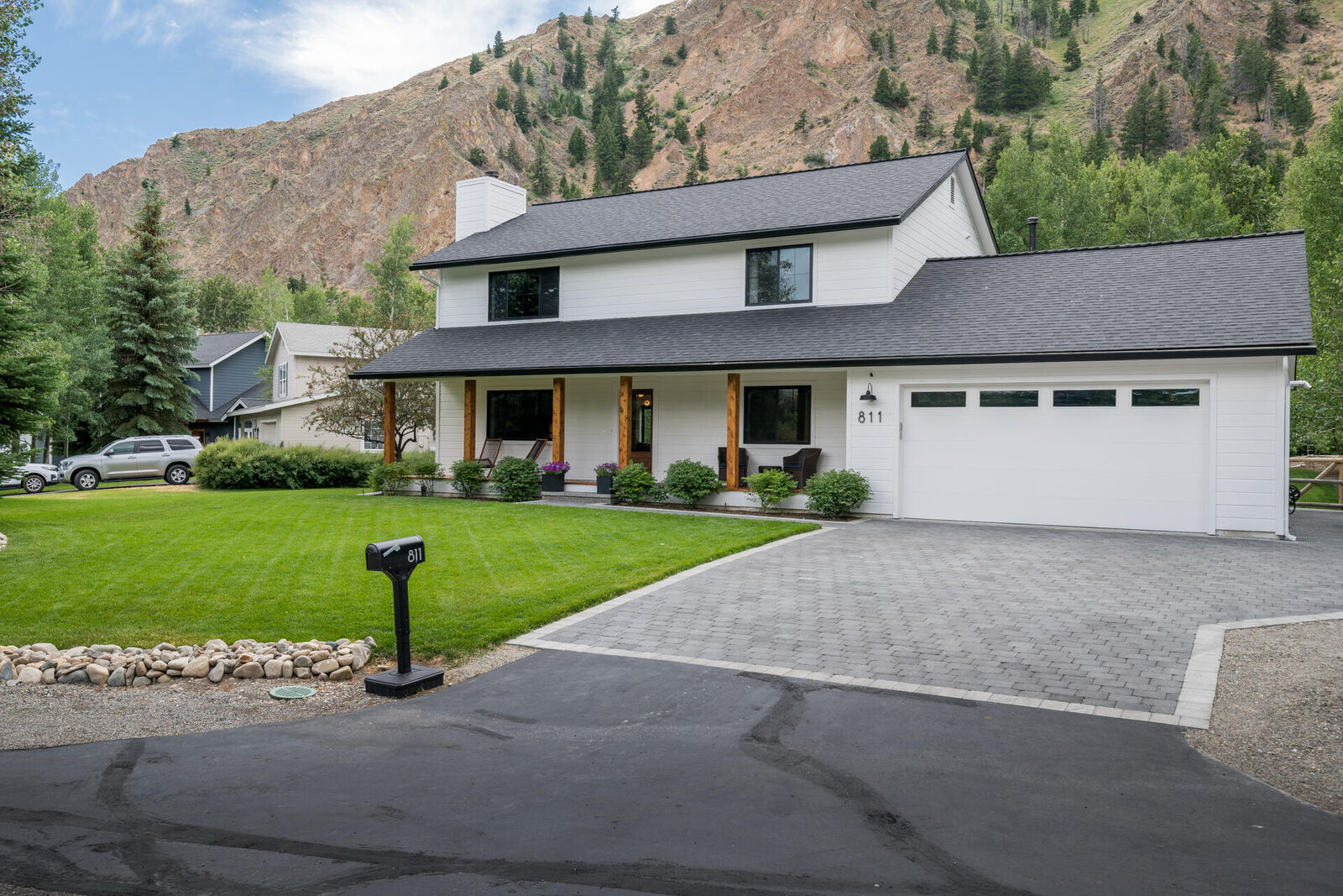 Property Photo:  811 Angela Dr  ID 83333 