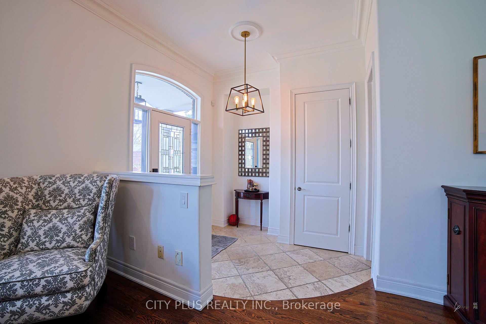 Property Photo: 293A Hounslow Avenue ON M2N 2B7