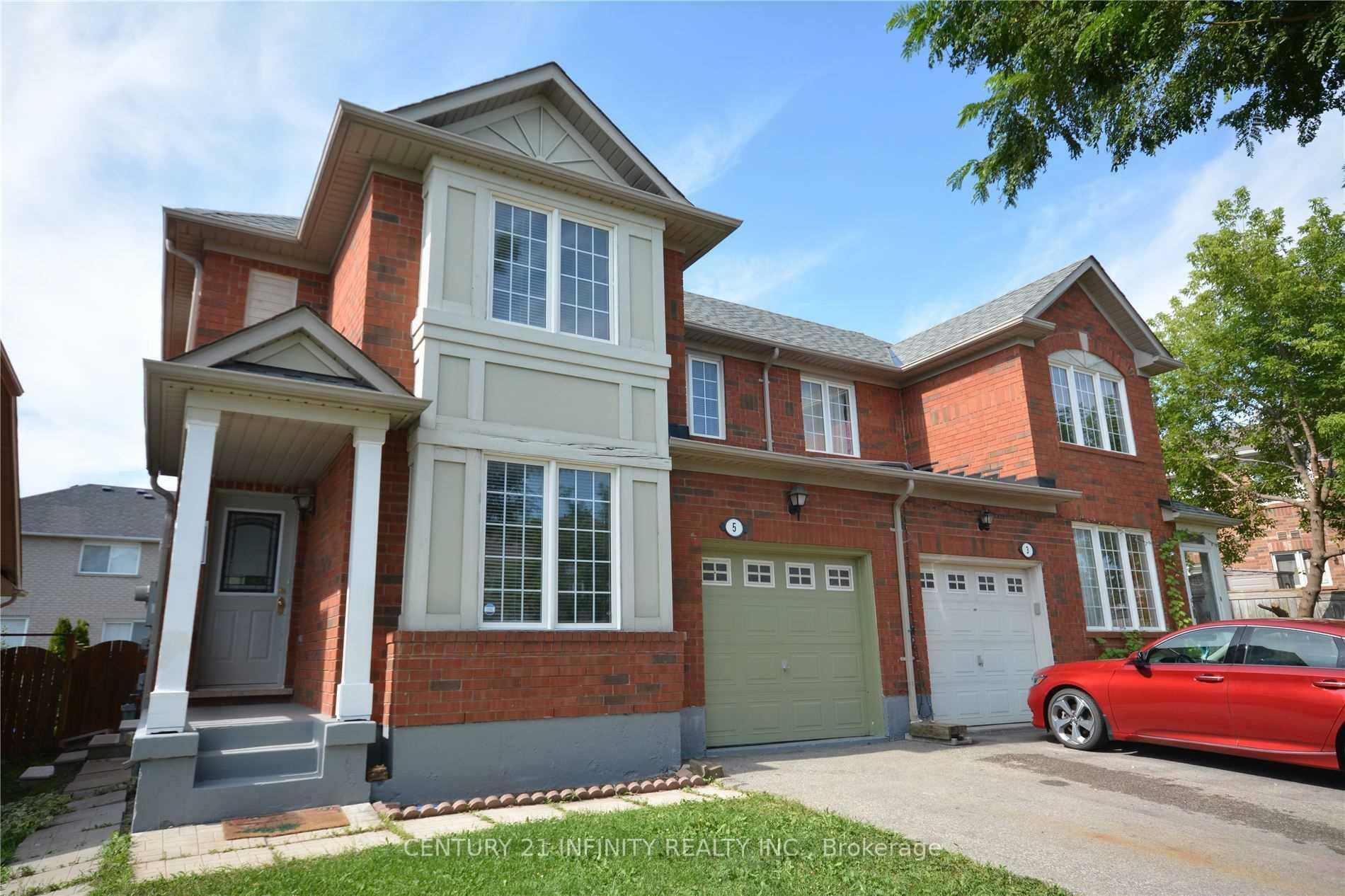 Property Photo: 5 Dusk Owl Drive ON M1X 1Y1