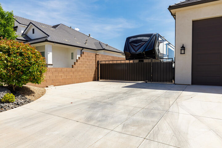 Property Photo:  309 W Blue Quartz Dr  UT 84780 