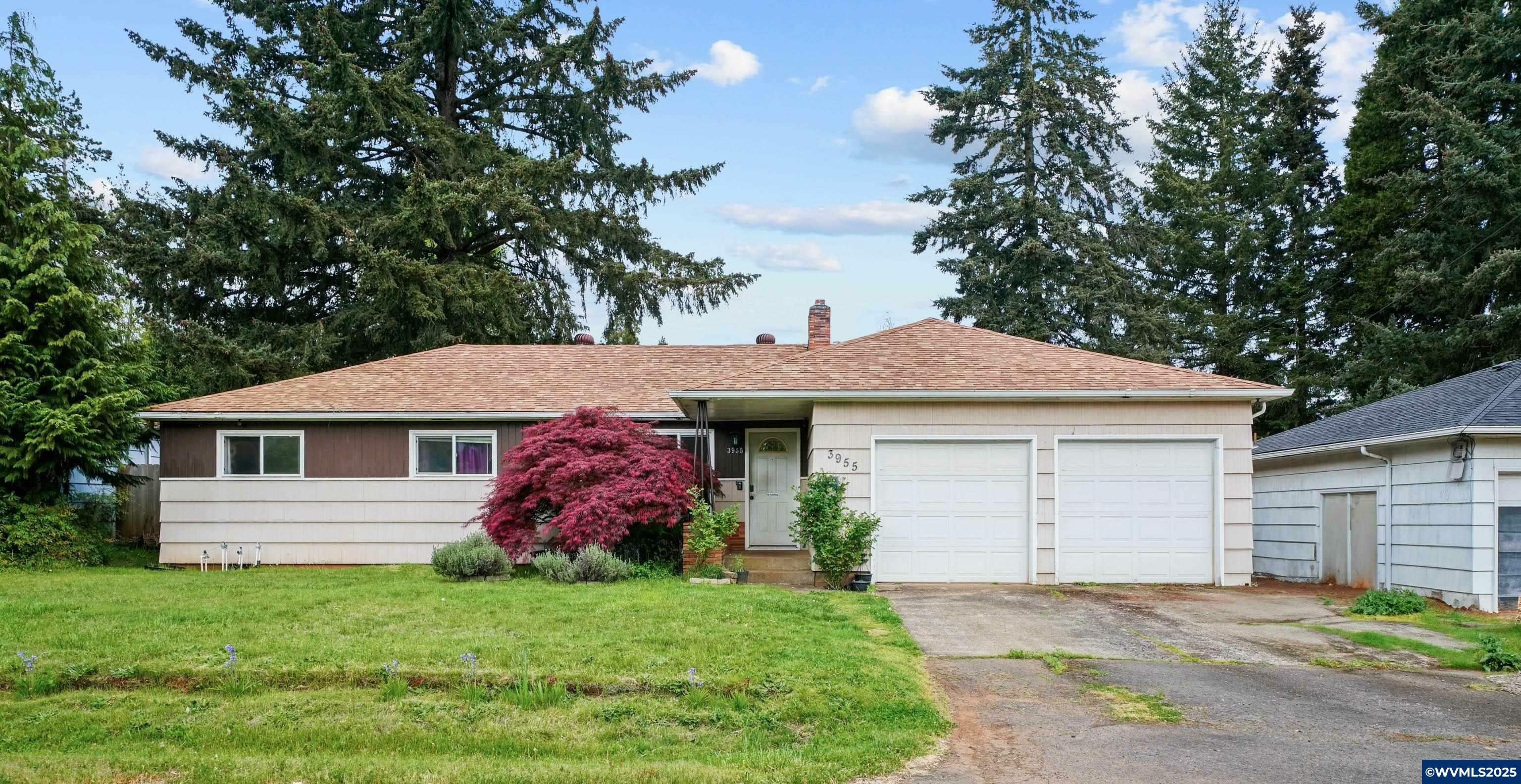 Property Photo: 3955 Crestview Dr S OR 97302
