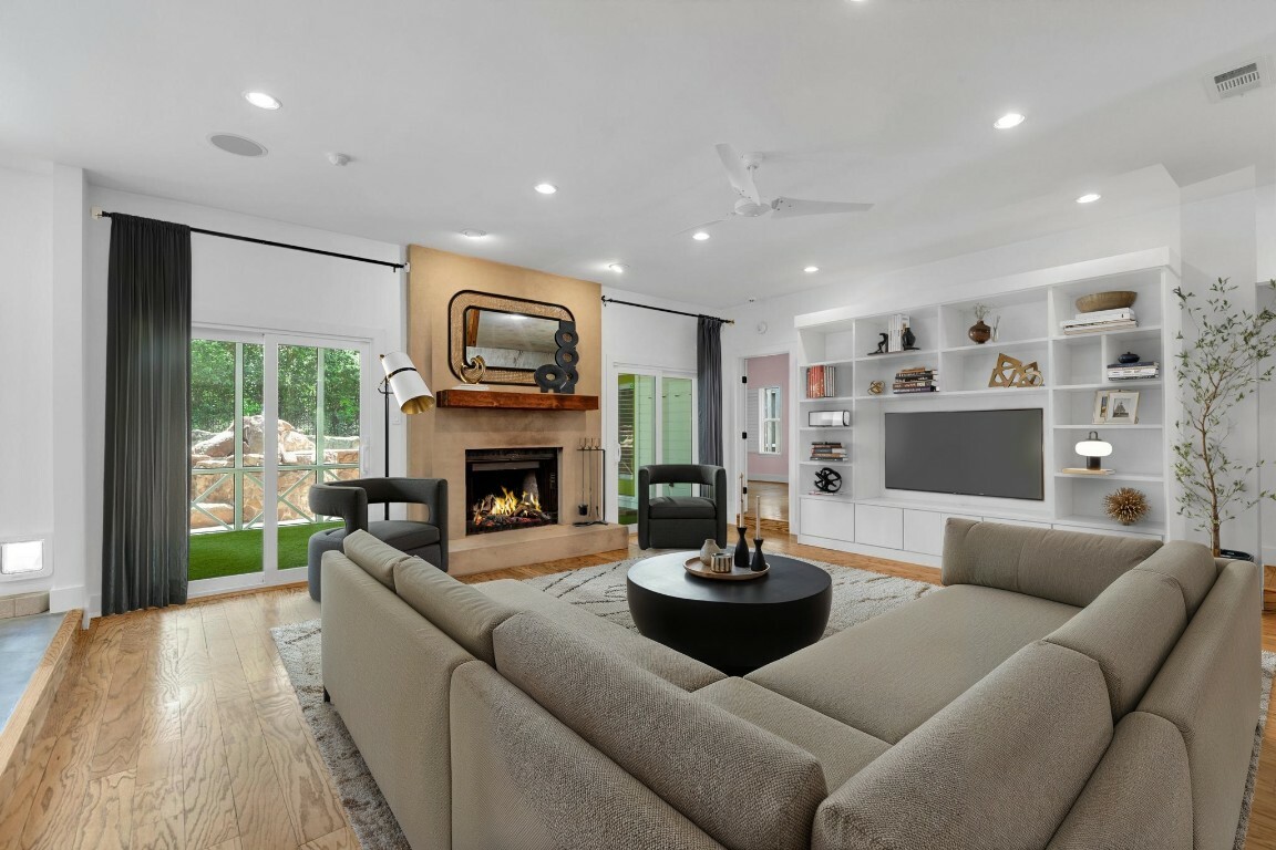 Property Photo:  111 Crest View Drive  TX 78734 
