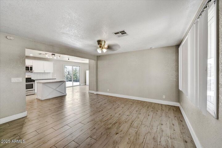 Property Photo: 15049 N 25th Place AZ 85032