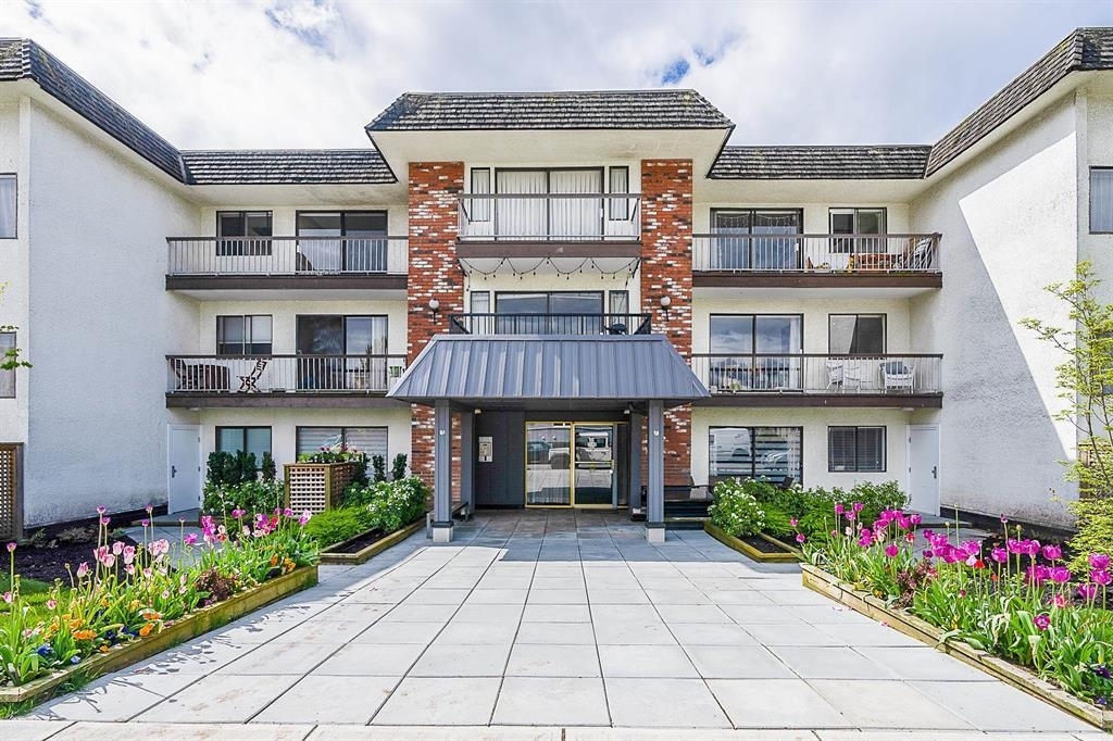 Property Photo: 2040 Cornwall Avenue 210 BC V6J 1E1