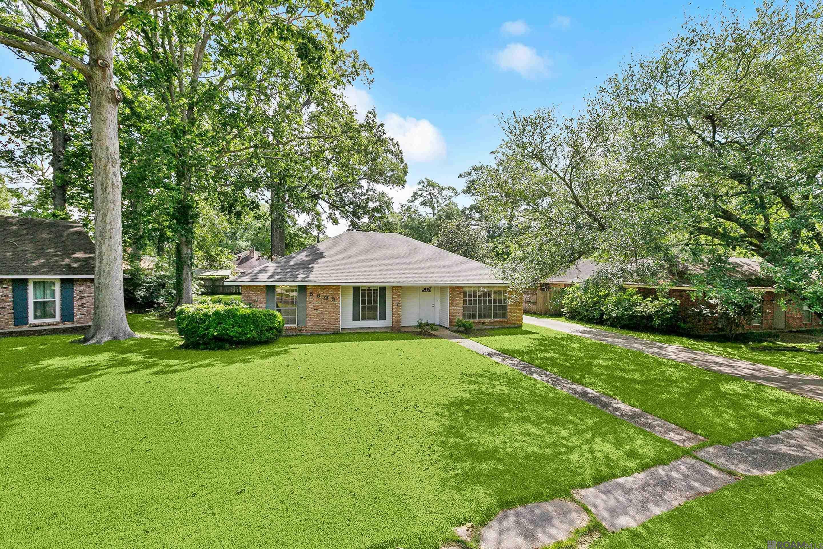 Property Photo: 5603 Decatur Dr LA 70817