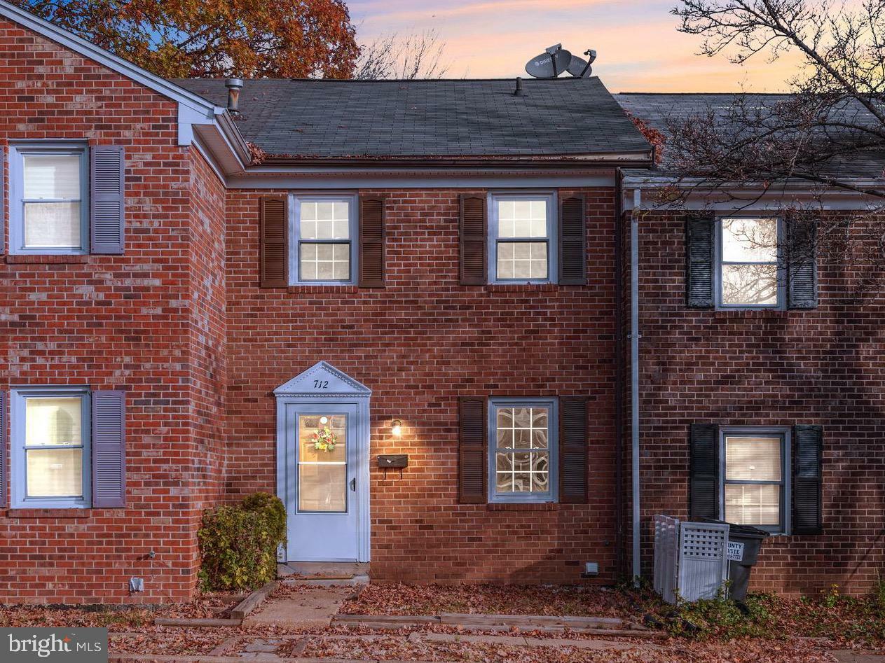 Property Photo: 712 Olde Greenwich Circle VA 22408