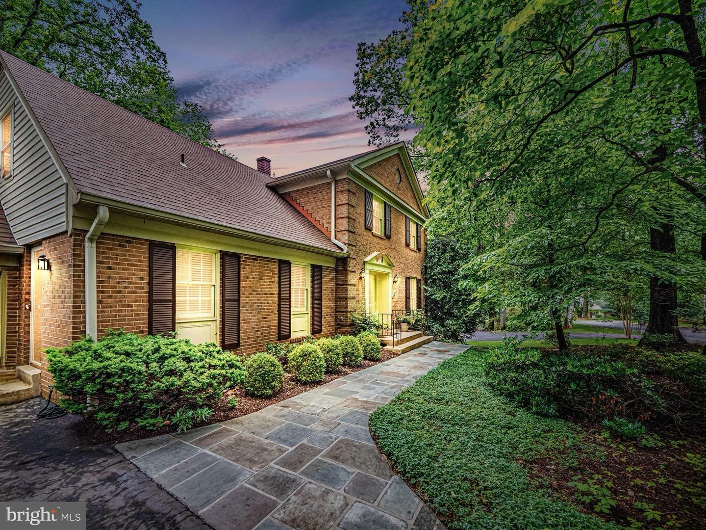 11904 Hunting Ridge Court  Potomac MD 20854 photo