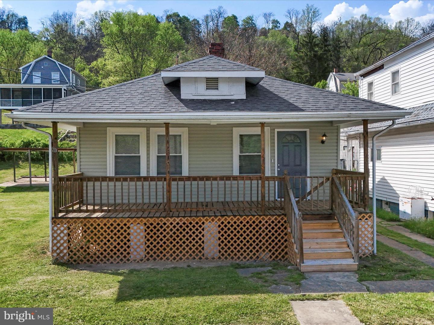 Property Photo:  819 Manns Terrace  MD 21502 