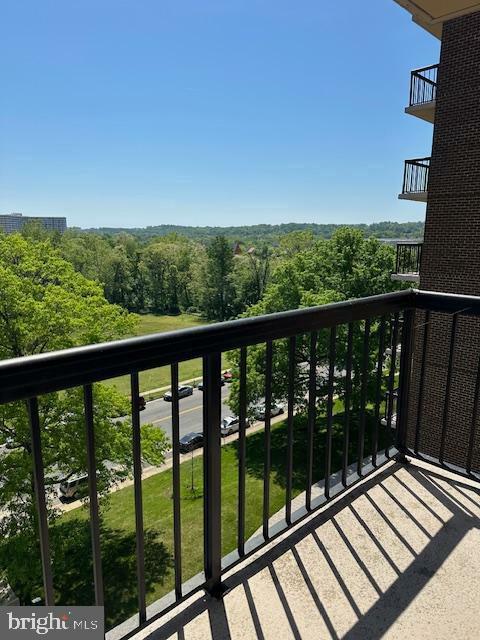 Property Photo: 200 N Pickett Street 807 VA 22304
