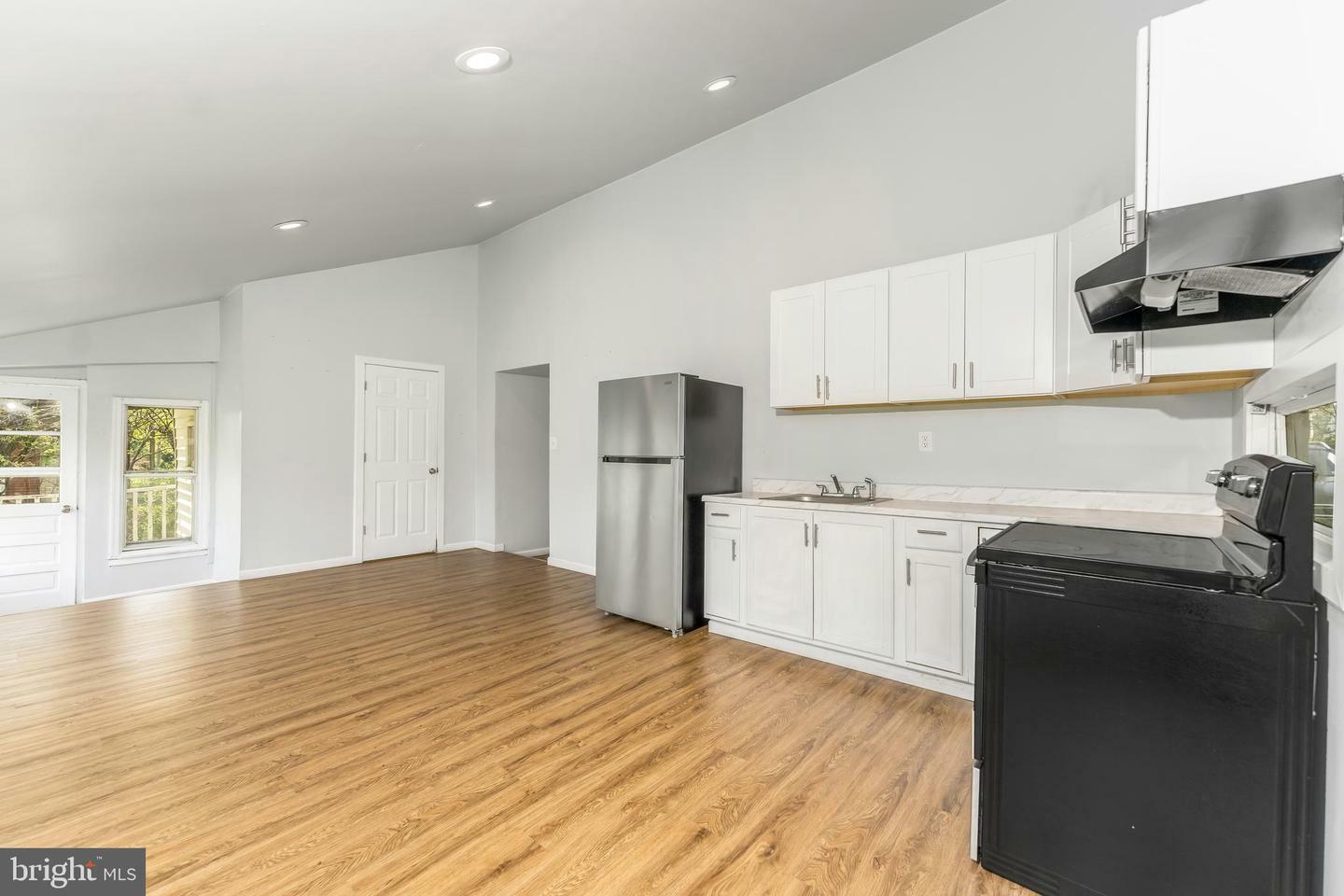 Property Photo: 5533 Walnut Street PA 17109
