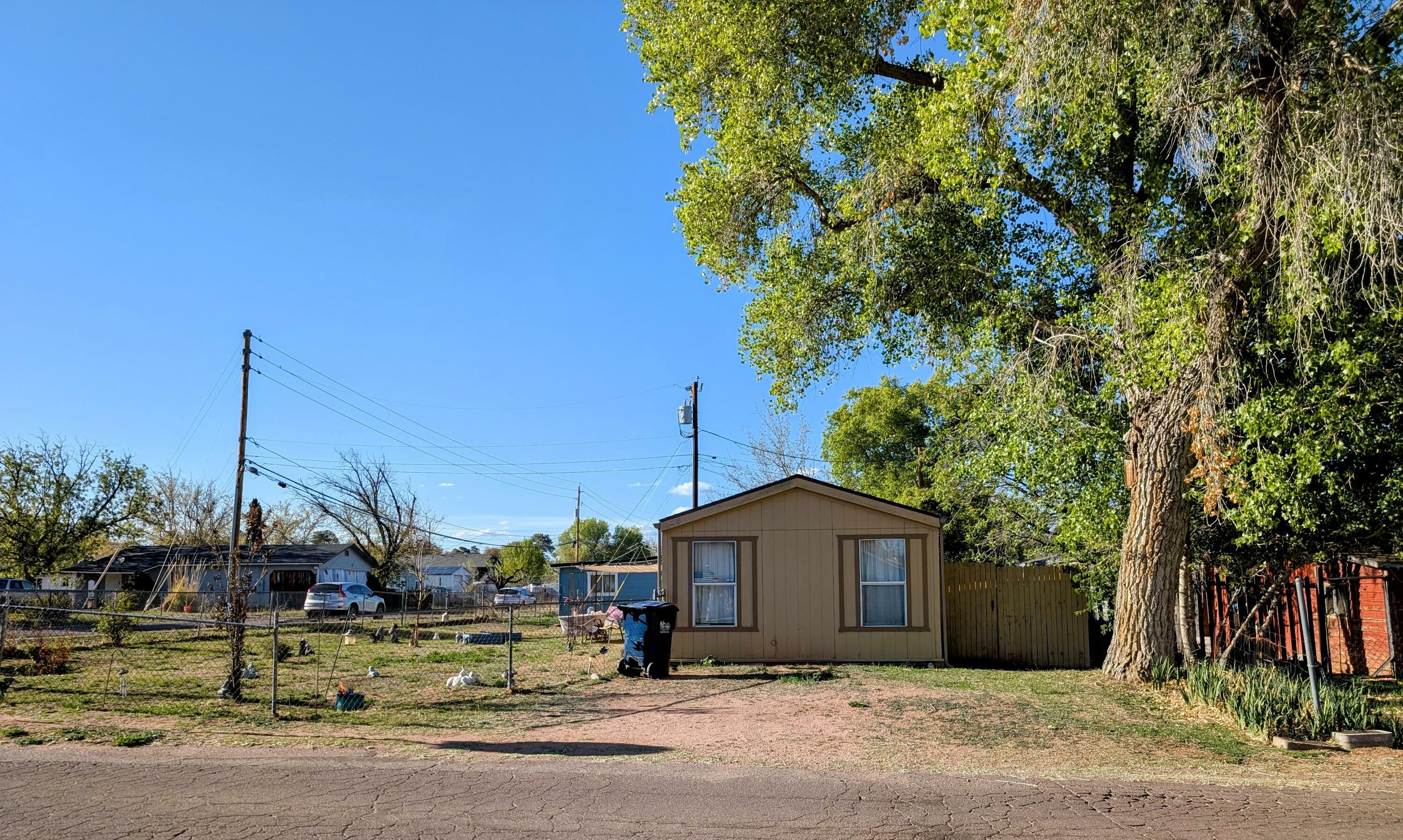Property Photo: 503 S Colcord Road AZ 85541