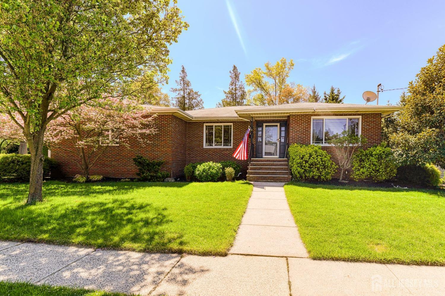 14 Elmwood Drive  Milltown NJ 08850 photo