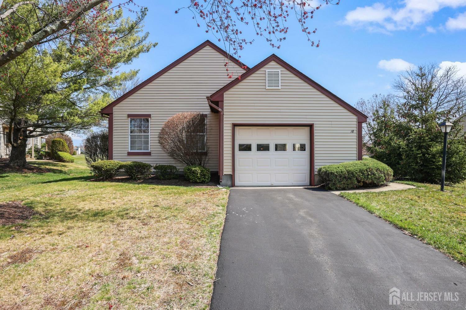 18 Yorkshire Drive  Monroe NJ 08831 photo