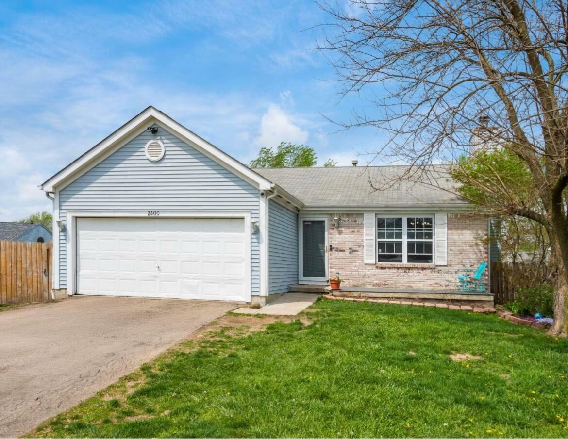 Property Photo: 2400 Altenburg Court OH 43123