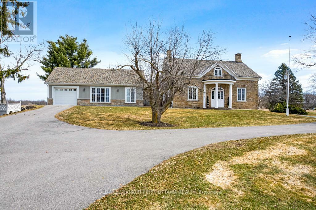 Photo de la propriété: 2638 Rideau Ferry Road ON K7H 0G5