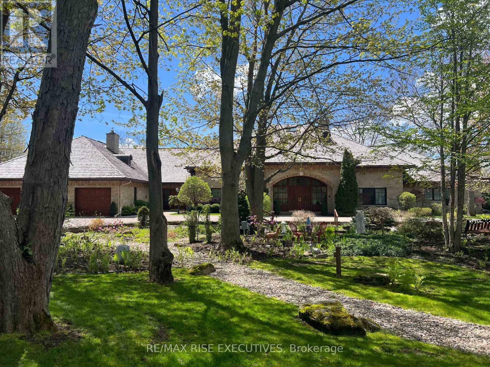 Property Photo: 16024 Lakeside Drive ON K0C 1P0