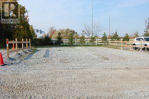 Photo de la propriété:  1701 Darlington Park Road A  ON L1E 2P7 