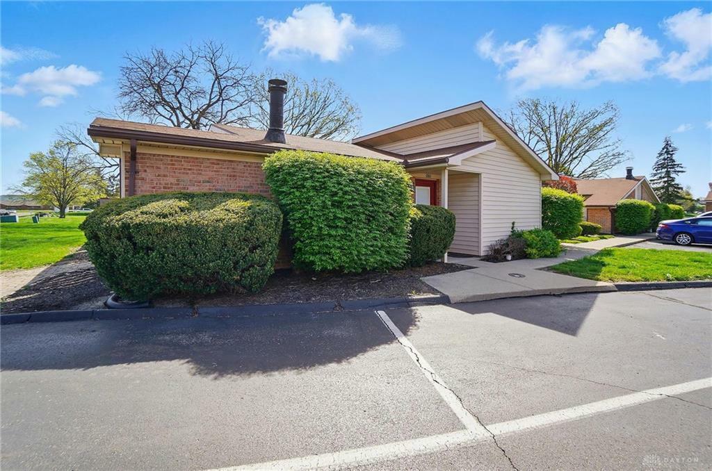 Property Photo: 1200 Hollowbrook Drive OH 45458