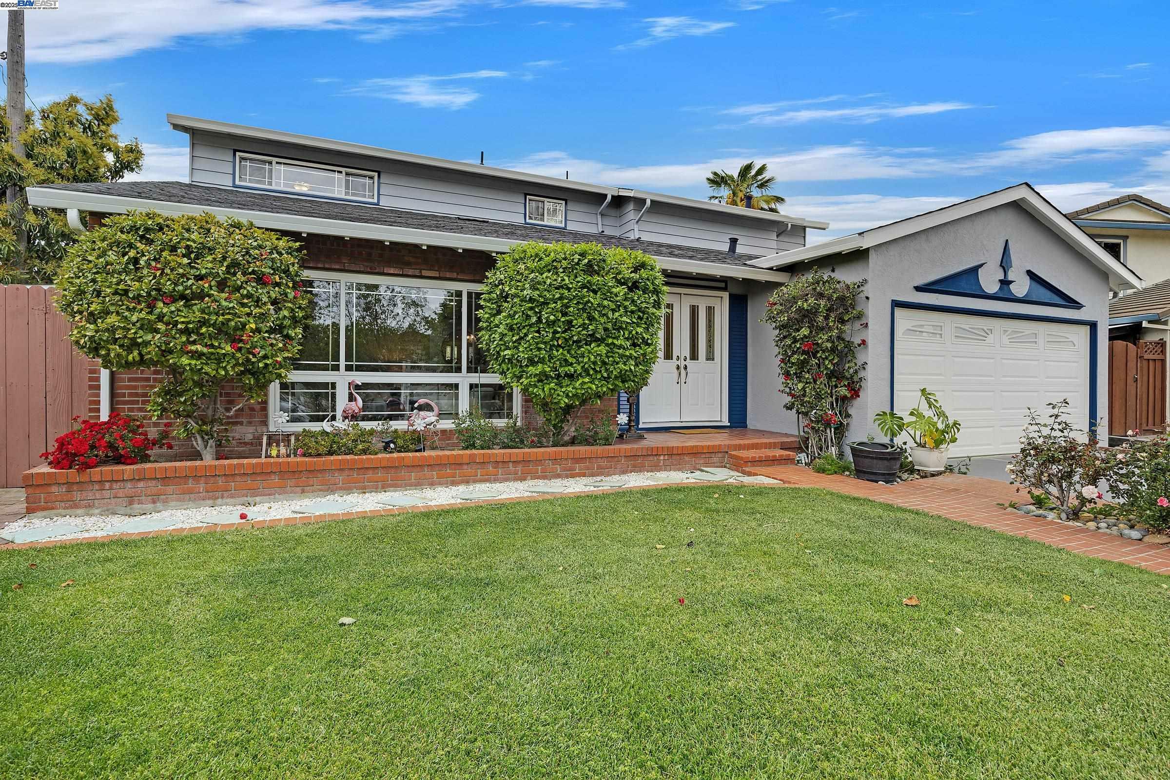 Property Photo: 4433 Cordova Pl CA 94536