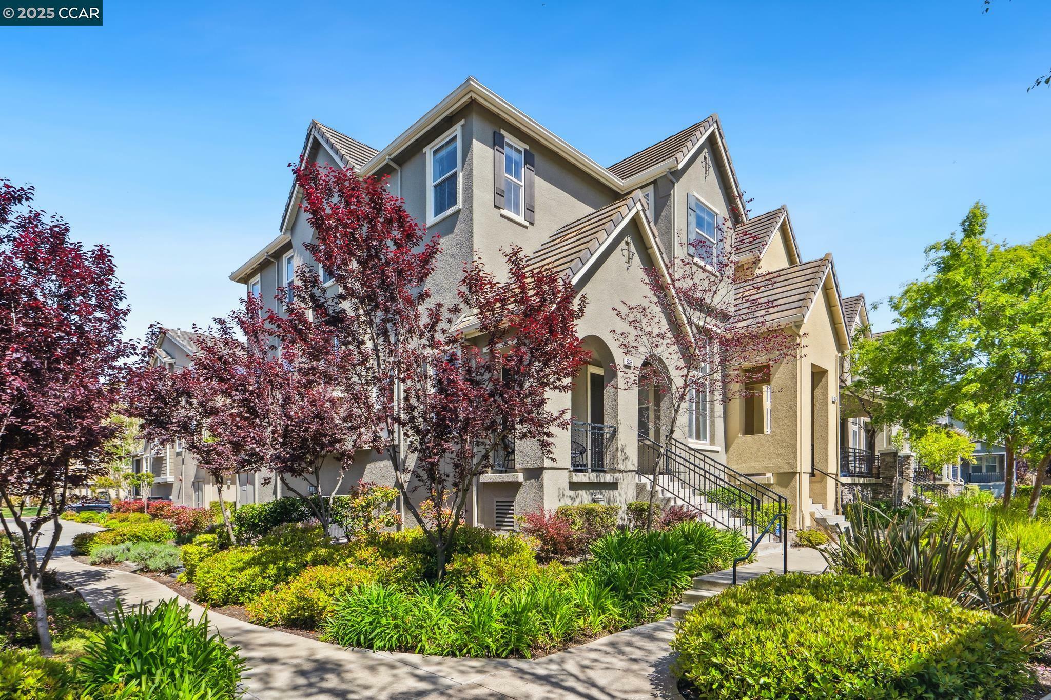 Property Photo: 6268 Byron Ln CA 94582