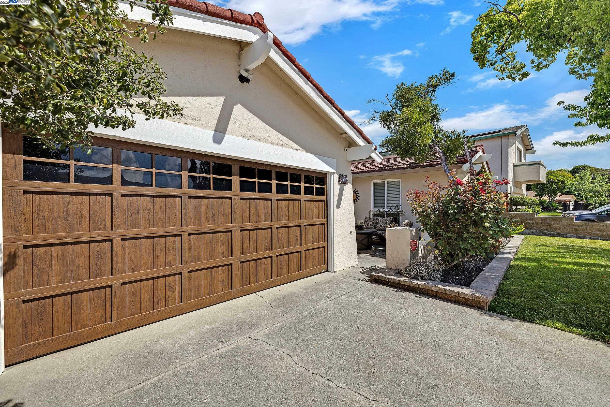 Property Photo: 590 Cinnabar Dr CA 94550