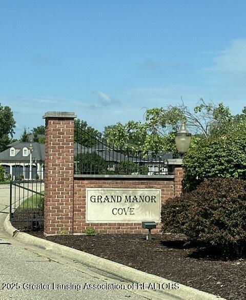 V/L Harbour Cove  Lansing MI 48911 photo