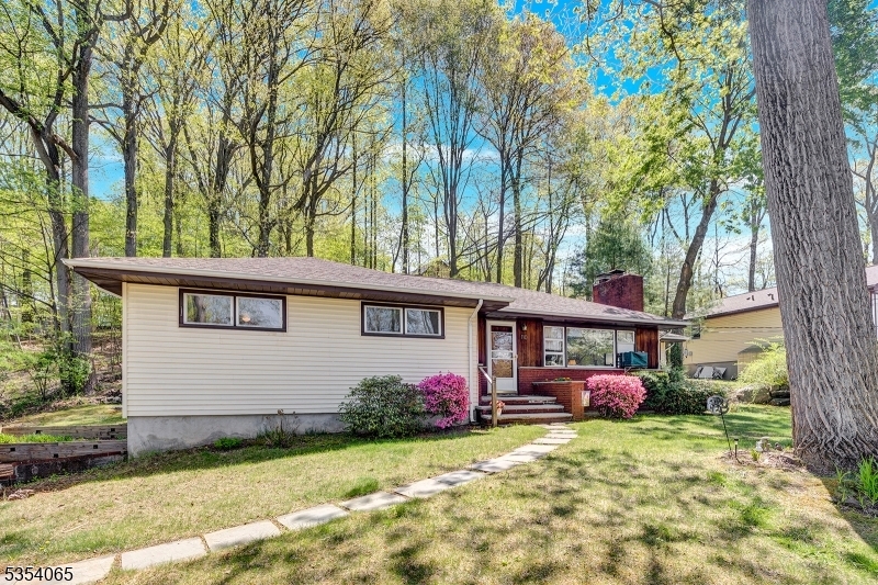 Property Photo: 110 Redgate Rd W NJ 07005