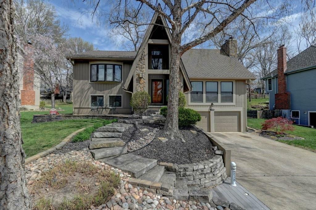 Property Photo: 218 NW Aspen Street MO 64064