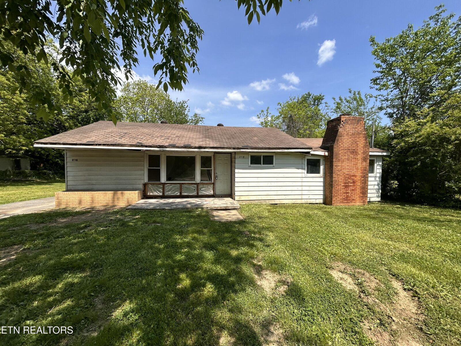 Property Photo:  218 Michael St  TN 37914 