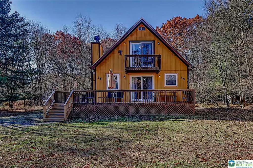 Property Photo: 35 Tennyson Circle PA 18210