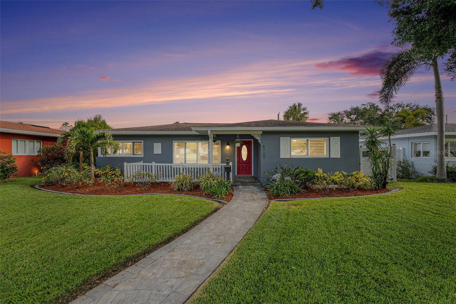 6727 Burlington Avenue N  St Petersburg FL 33710 photo