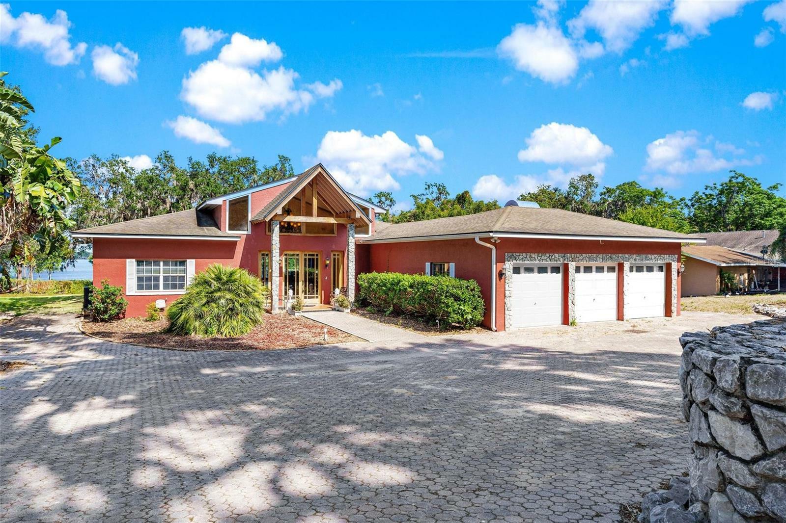 2400 N Griffin Drive  Leesburg FL 34748 photo