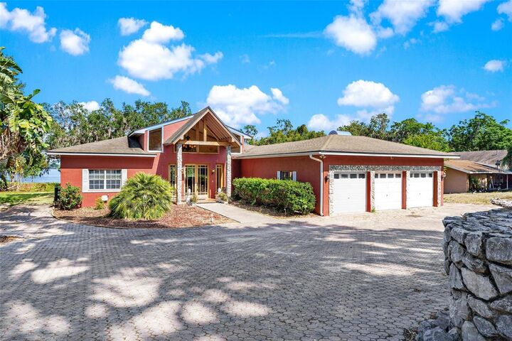 2400 N Griffin Drive  Leesburg FL 34748 photo
