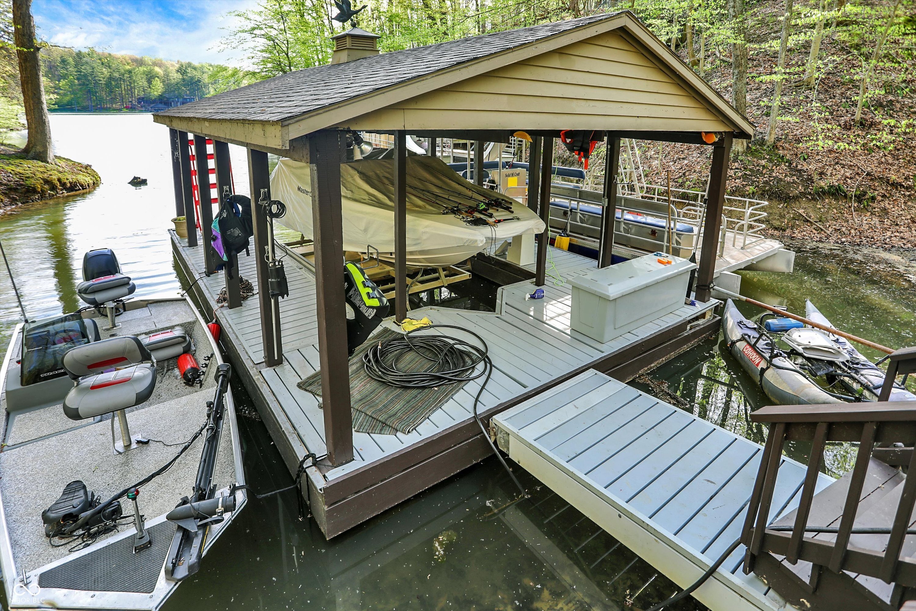 Property Photo: 8191 S Bayview Court IN 46181