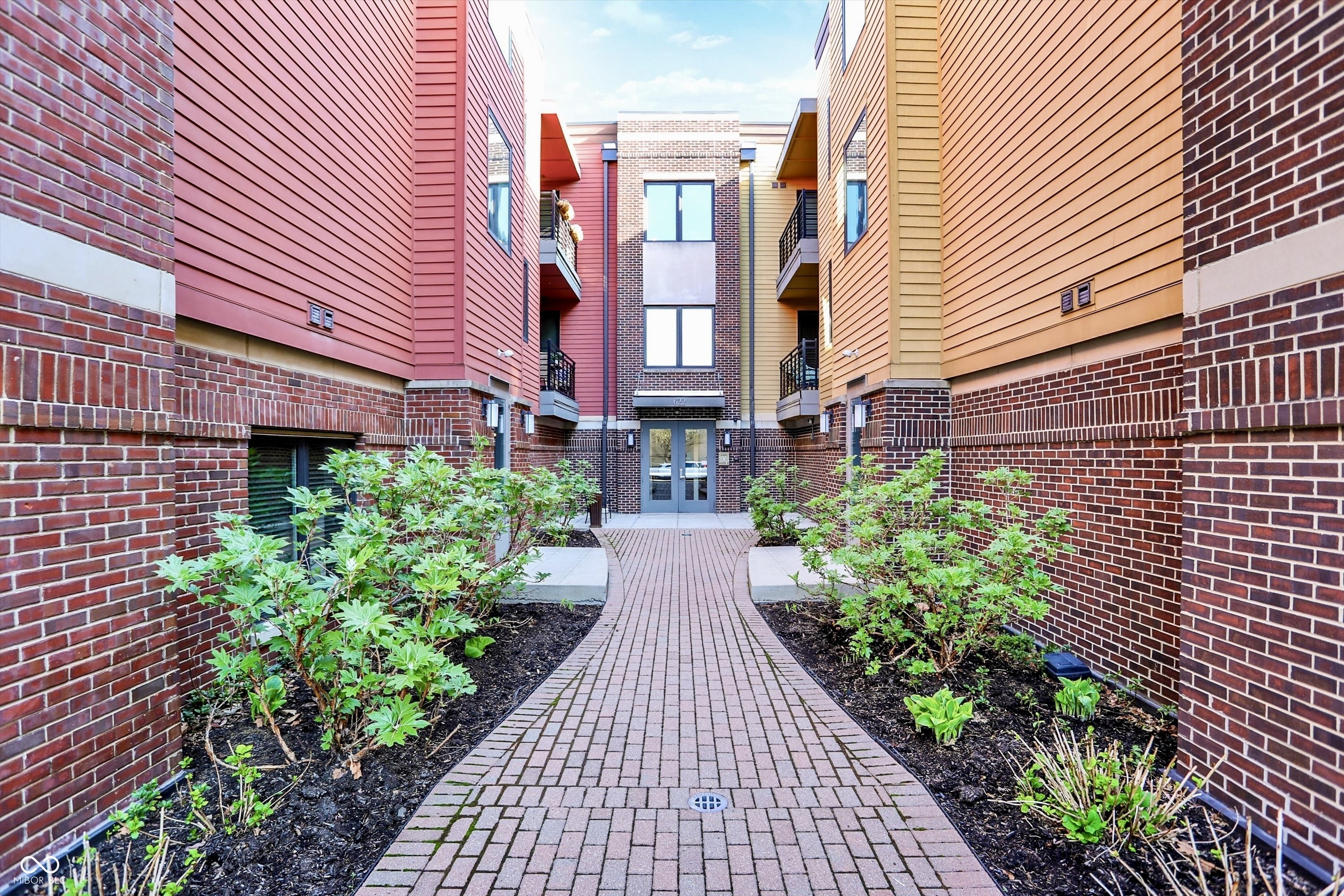 Property Photo: 622 E 10th Street 312 IN 46202