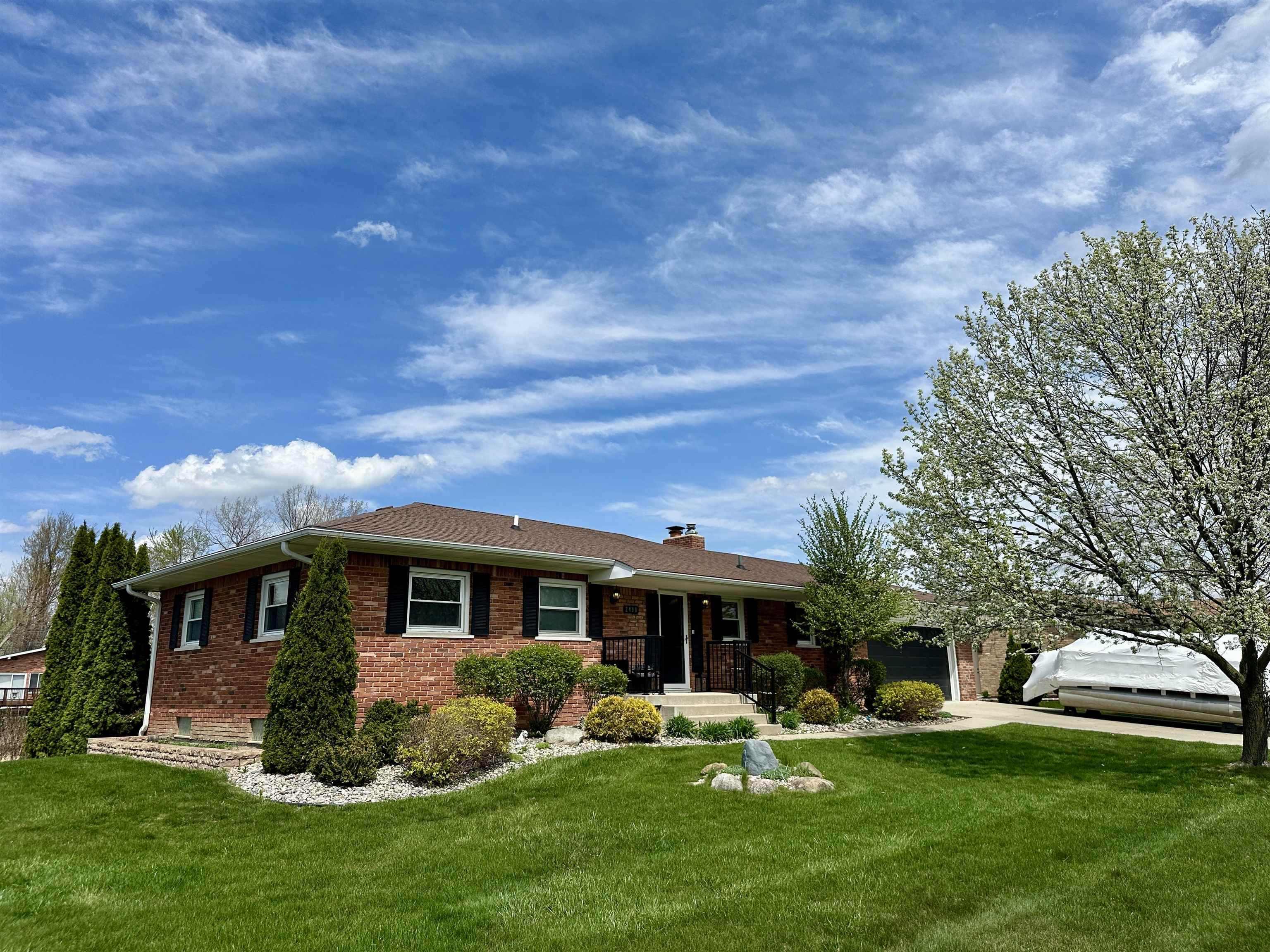 2490 Golden Shores Court  Fenton MI 48430-1060 photo