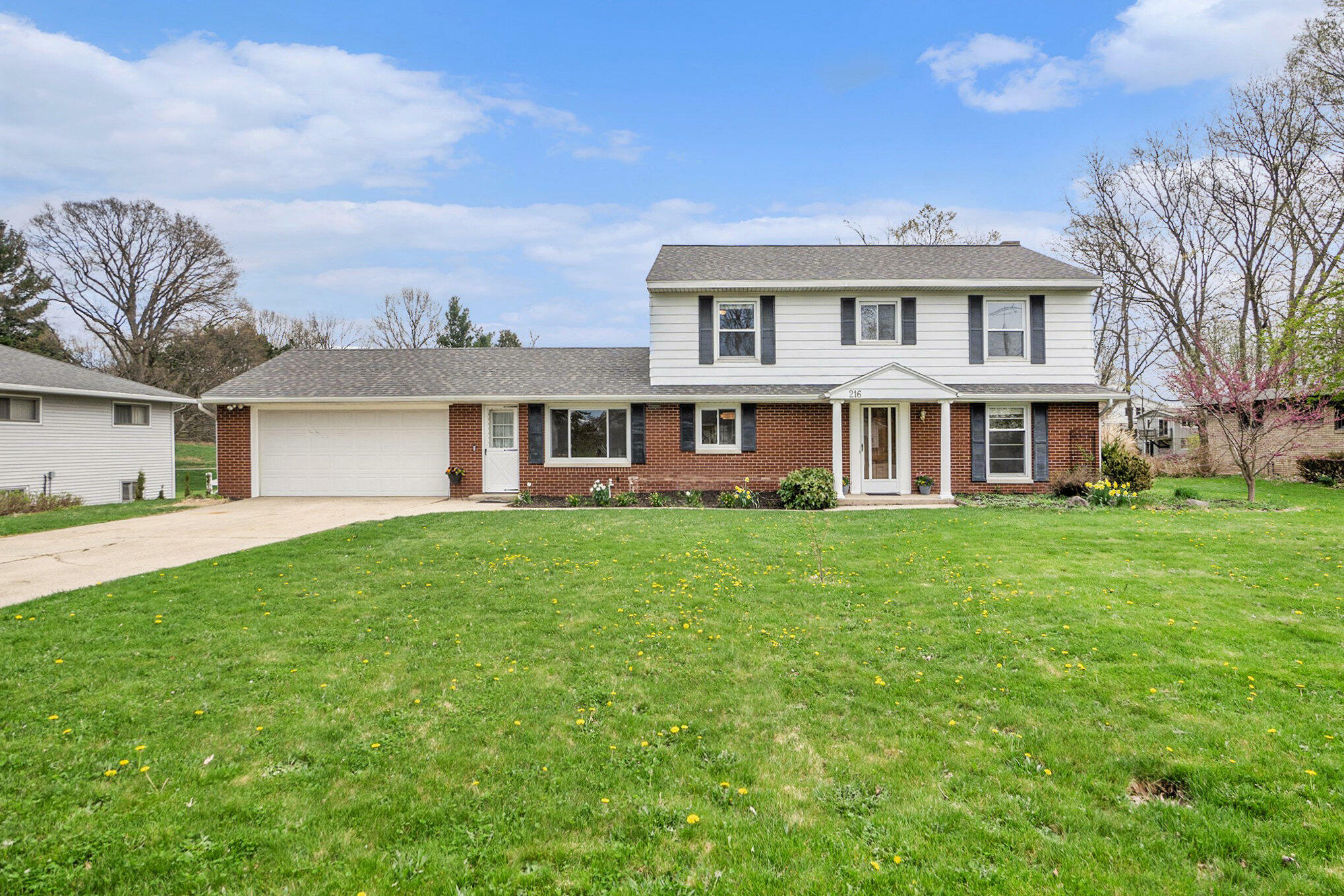 Property Photo: 216 Southwoods Avenue MI 49412