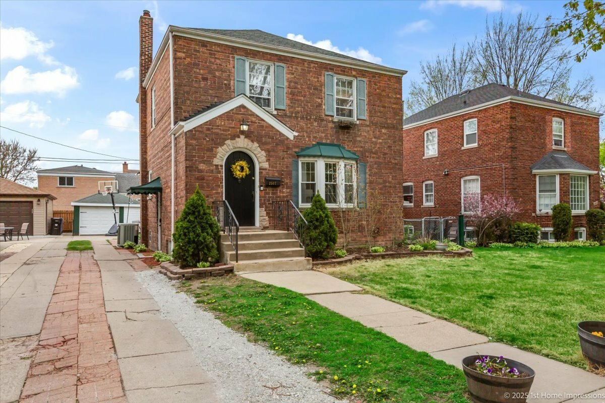 Property Photo: 2517 W 114th Street IL 60655
