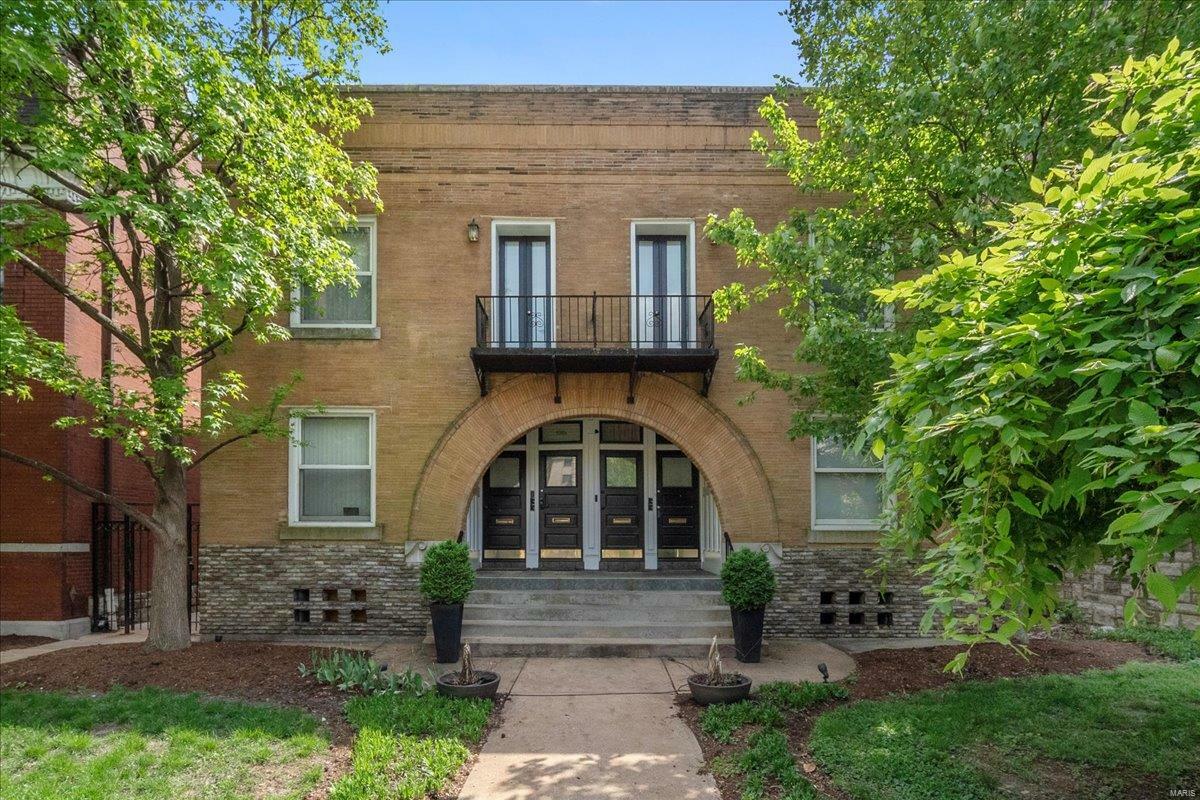 Property Photo:  4362 Maryland A  MO 63108 