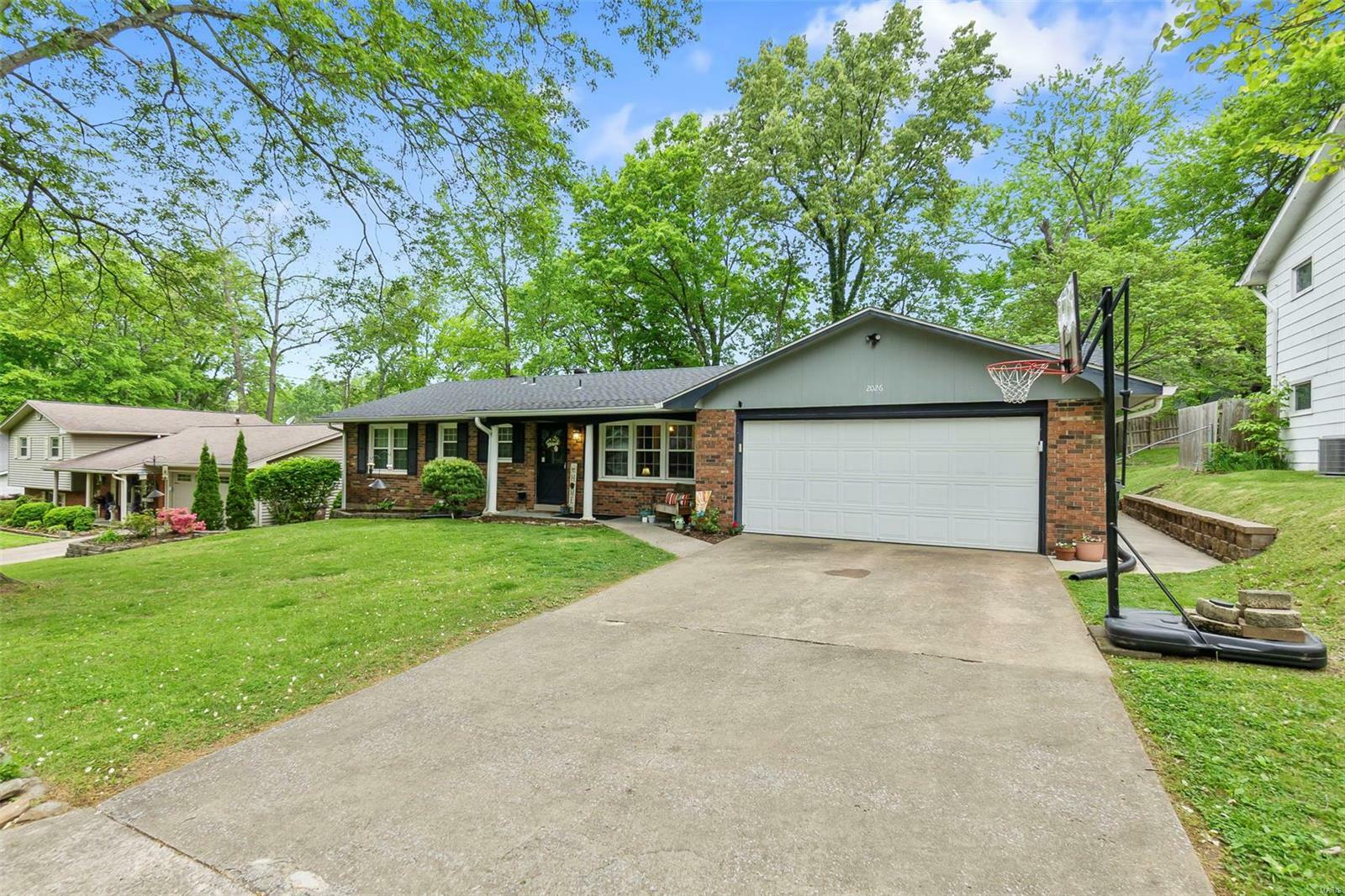 Property Photo: 2026 Robinhood Circle MO 63701