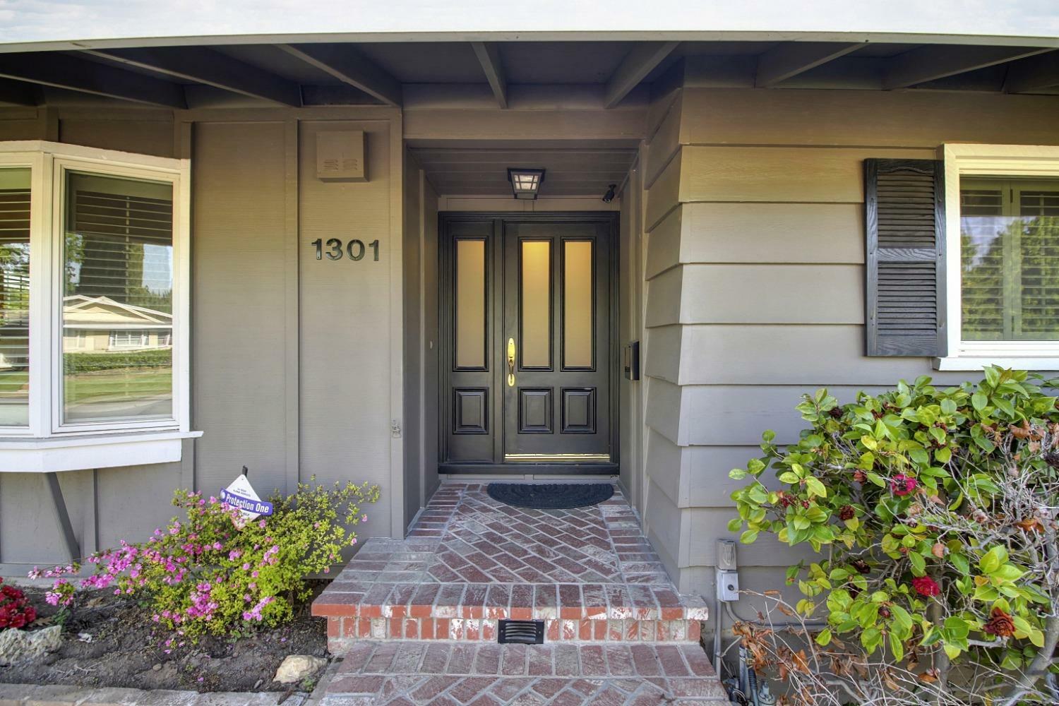 Property Photo: 1301 Gary Way CA 95608