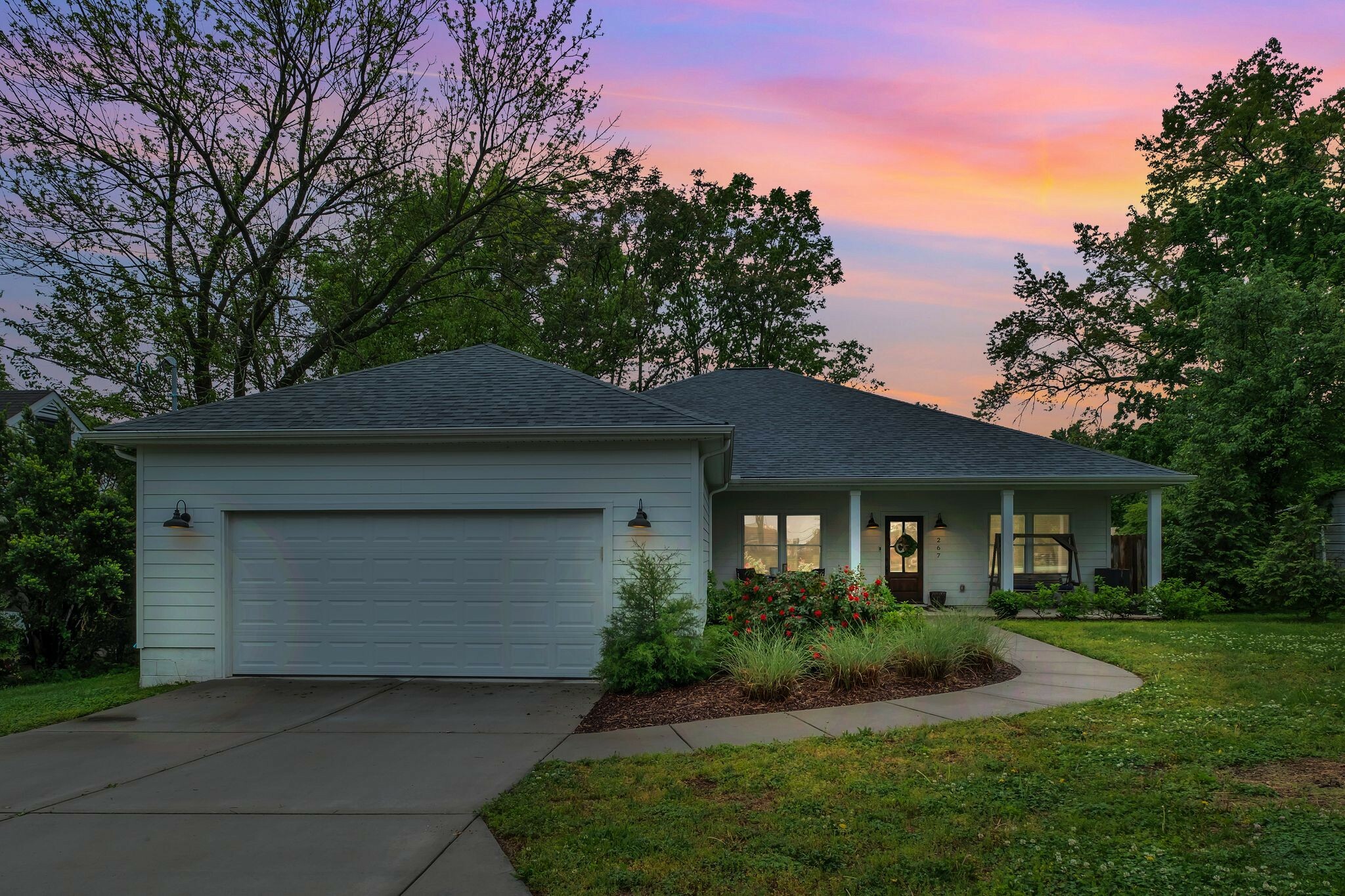 Property Photo: 267 Collier Ave TN 37211