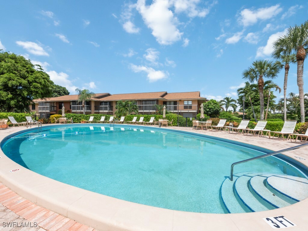 Property Photo: 27 Greenbrier Street 6-109 FL 34145